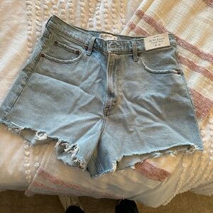 Abercrombie 90s Relaxed Cutoff Short High-Rise; Size 31/12; NWT